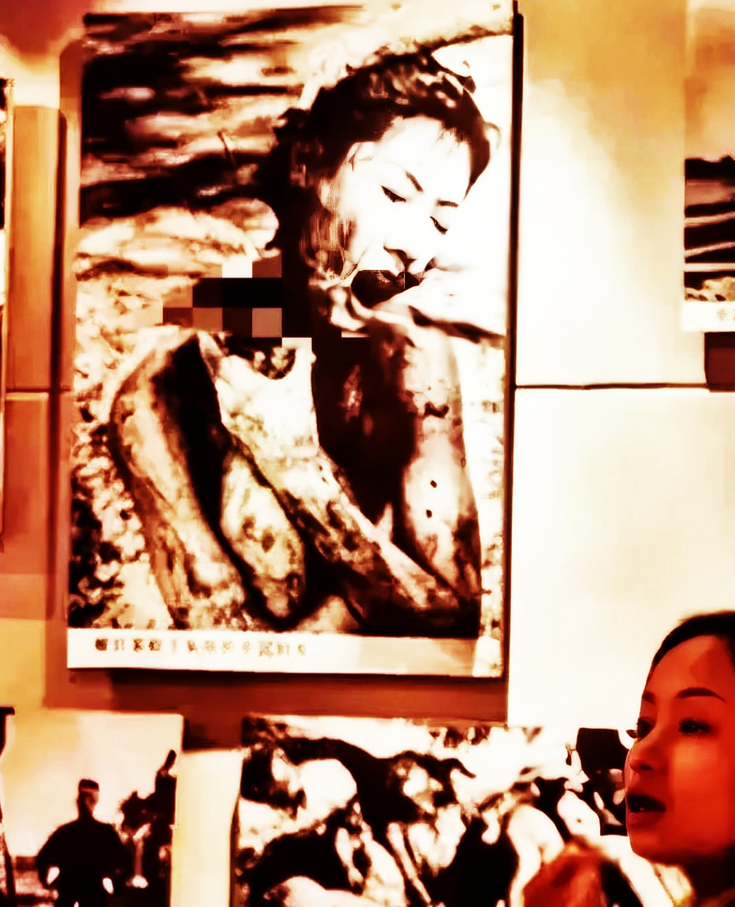 在惨绝人寰的南京大屠杀中,一名中国女人被日军残忍斩首.