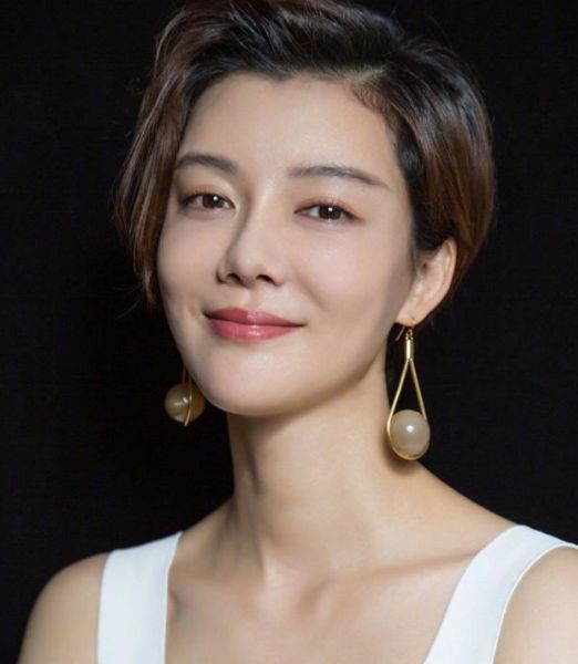 车晓遭指似猪鼻43岁近照罕曝光引发网友热议