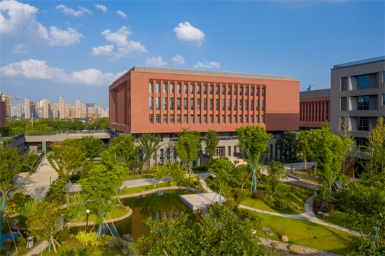 杭州第二中学钱江学校:让会飞得飞起来,让能飞的飞更高!
