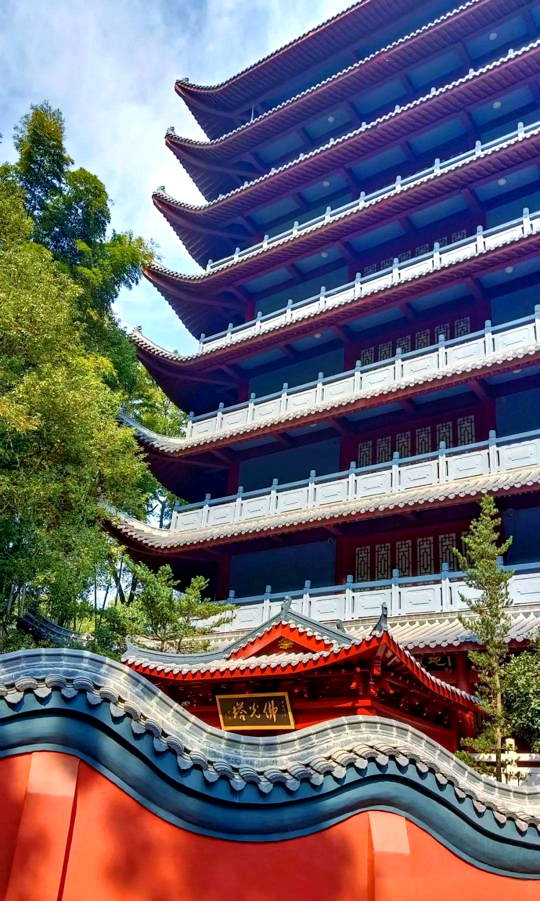 探秘洪山寺:佛教古寺的宁静之旅