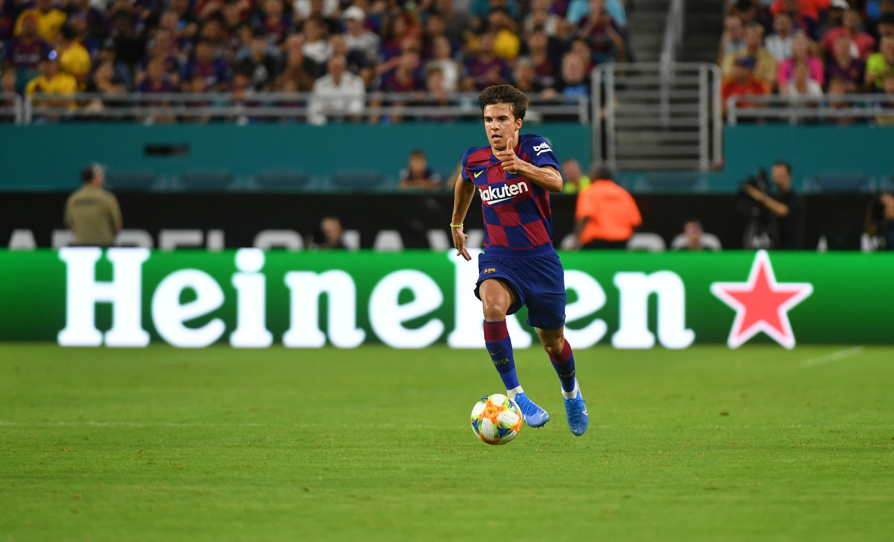 罗马诺:巴萨不打算1月出租普吉,同时将触发合同中续约2年的条款