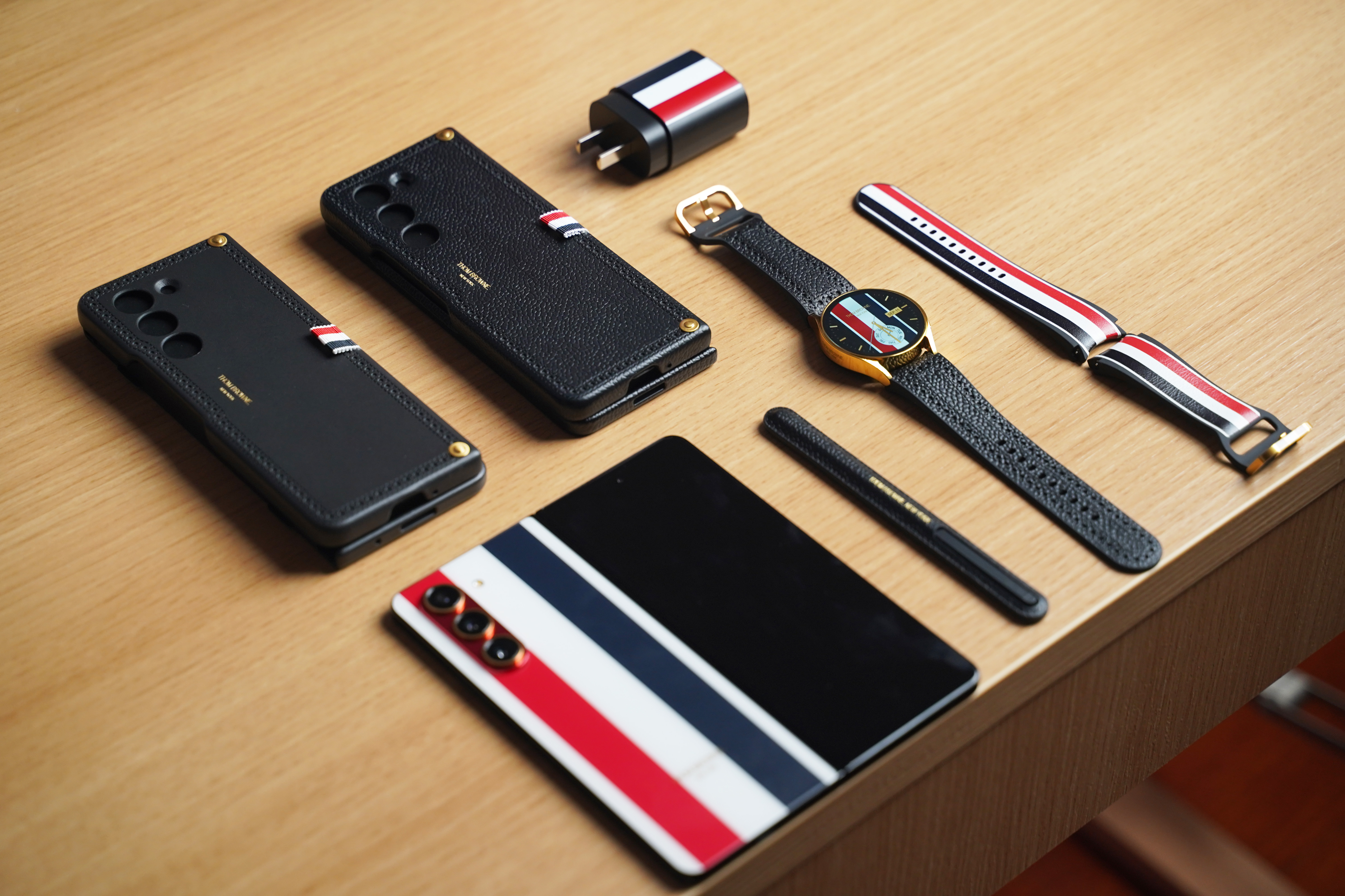 售价25499元!开箱三星galaxy z fold5 thom browne限量版