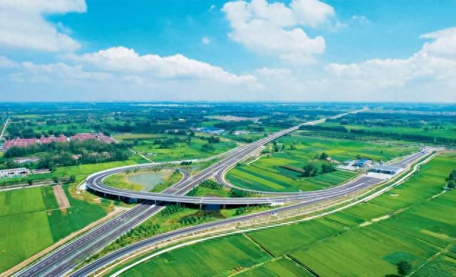 "连宿"高速抢"鲜"看丨"互通"互联贯连东西