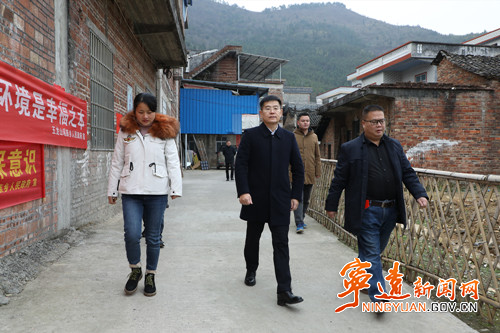 新春走基层丨宁远:胡勇刚到五龙山瑶族乡走访慰问困难群众