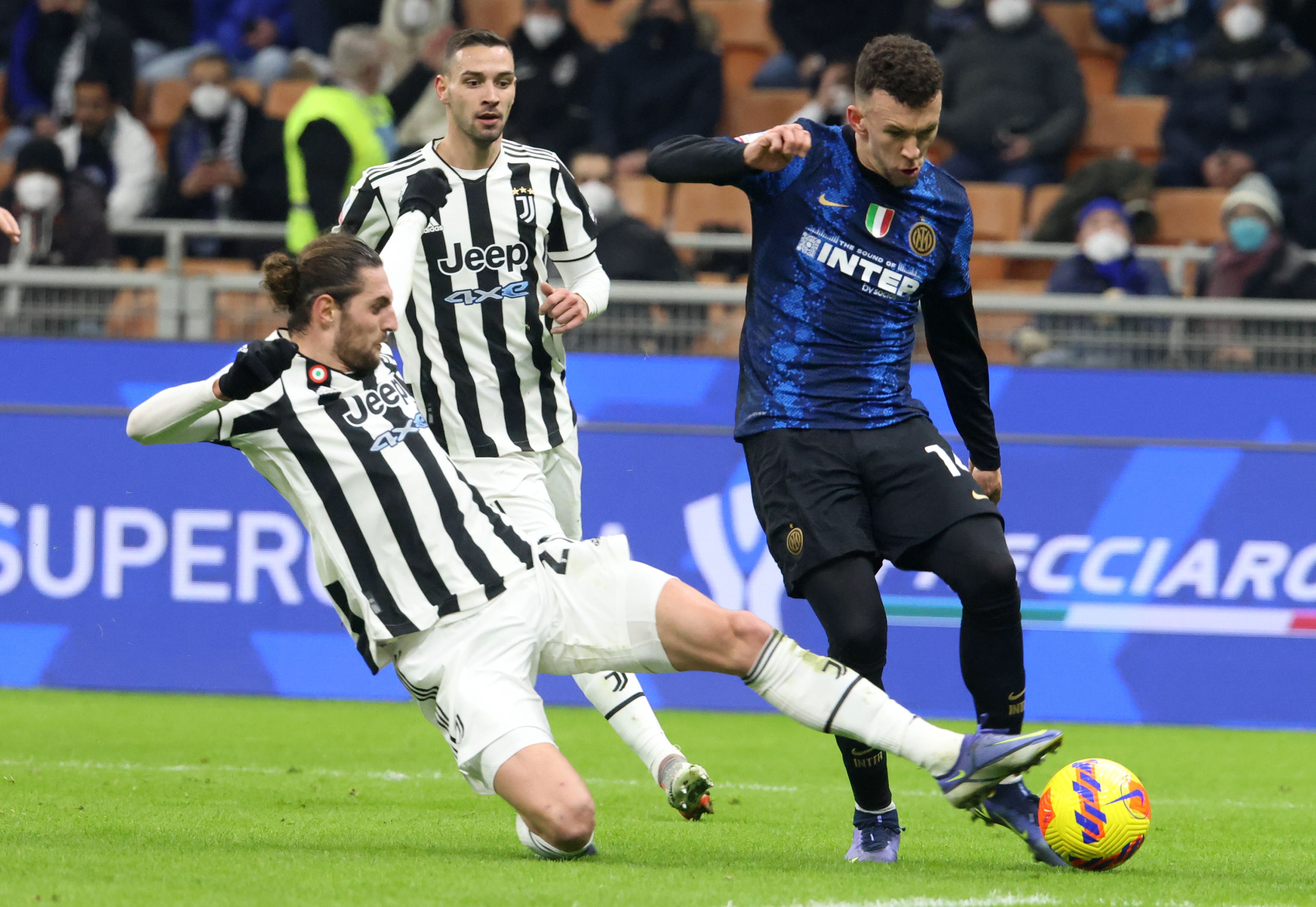 足球——意大利超级杯:国际米兰夺冠