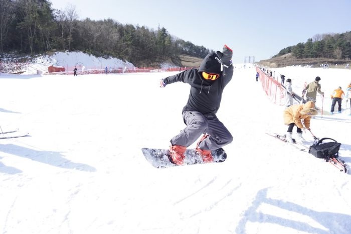 1月9日至10日 广元朝天区曾家山滑雪场免费向全国警察开放