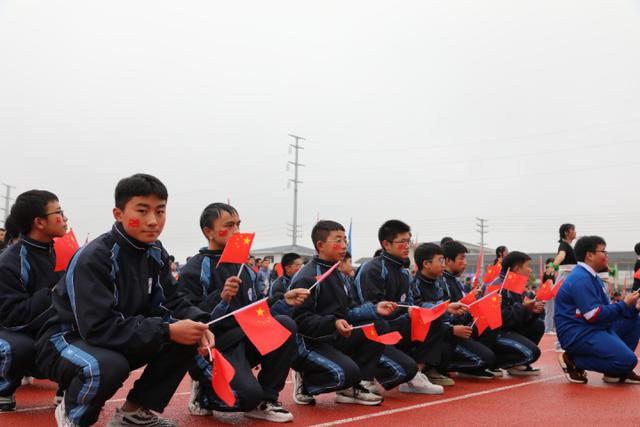 罗平四中第二届文体艺术节开幕