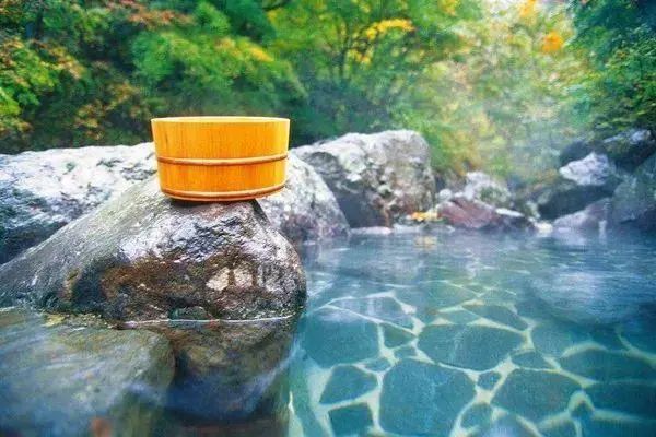 被誉为"浙南大温泉""天下第一氡"属国内罕见的高热含氡矿泉泰顺氡泉