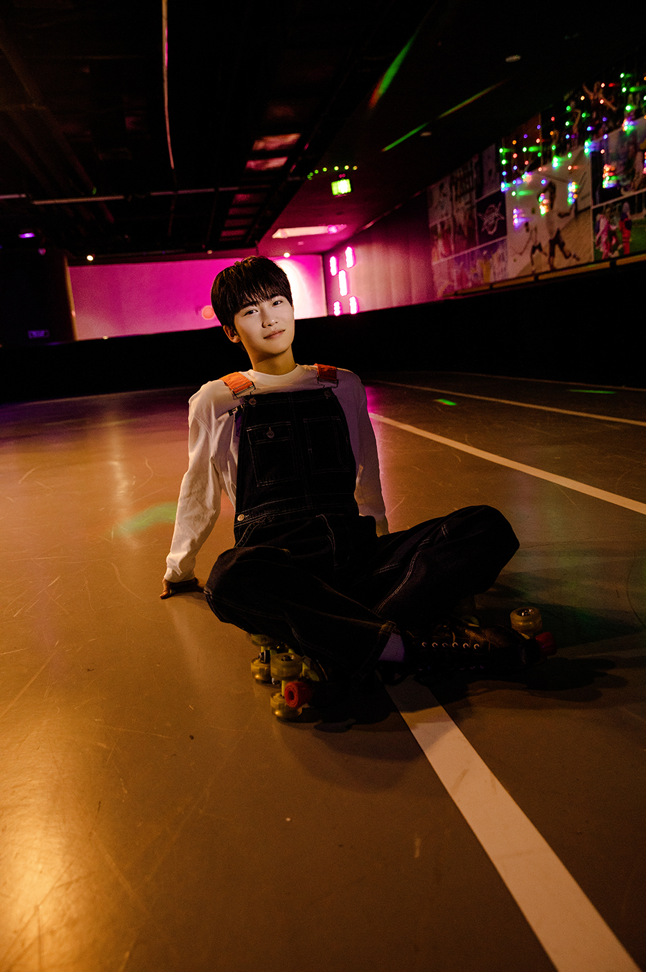 张翊峰春日写真曝光 阳光少年治愈感满满