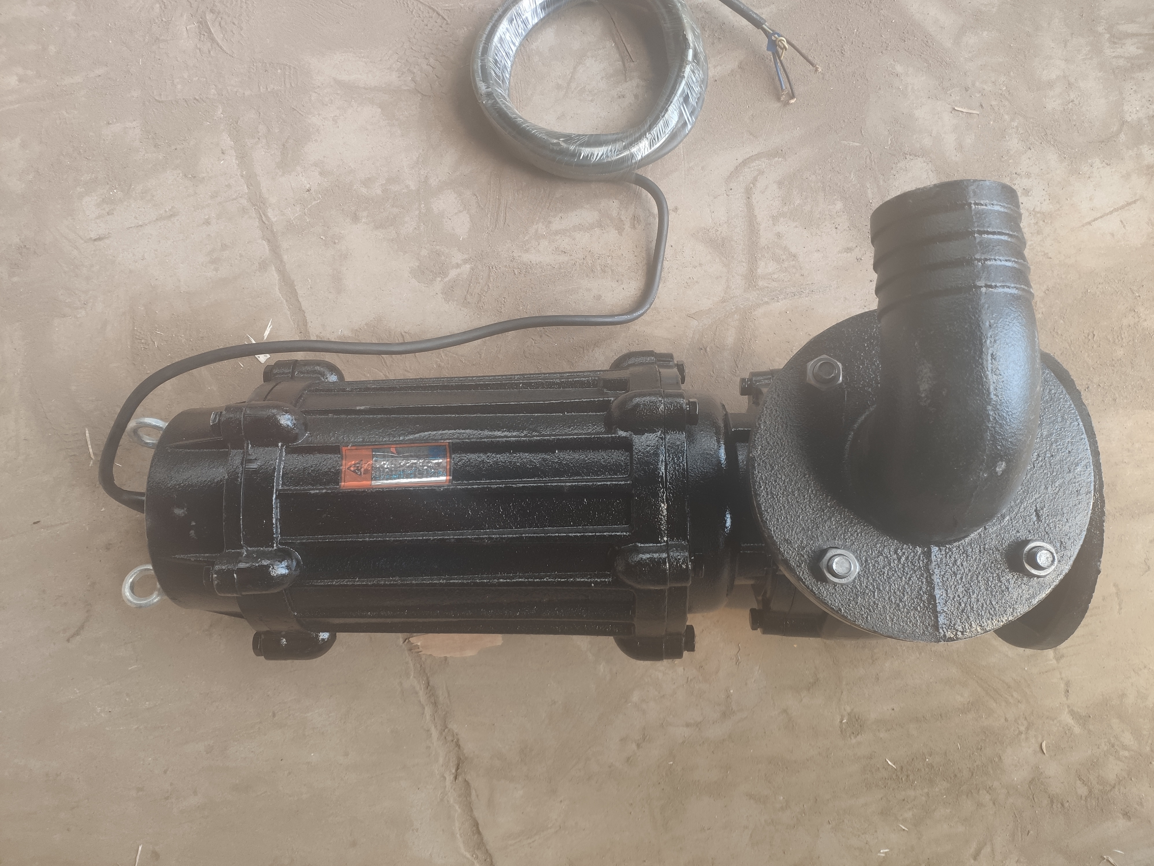 韩强工程洗车机使用的11kw三相无堵塞潜水电泵介绍