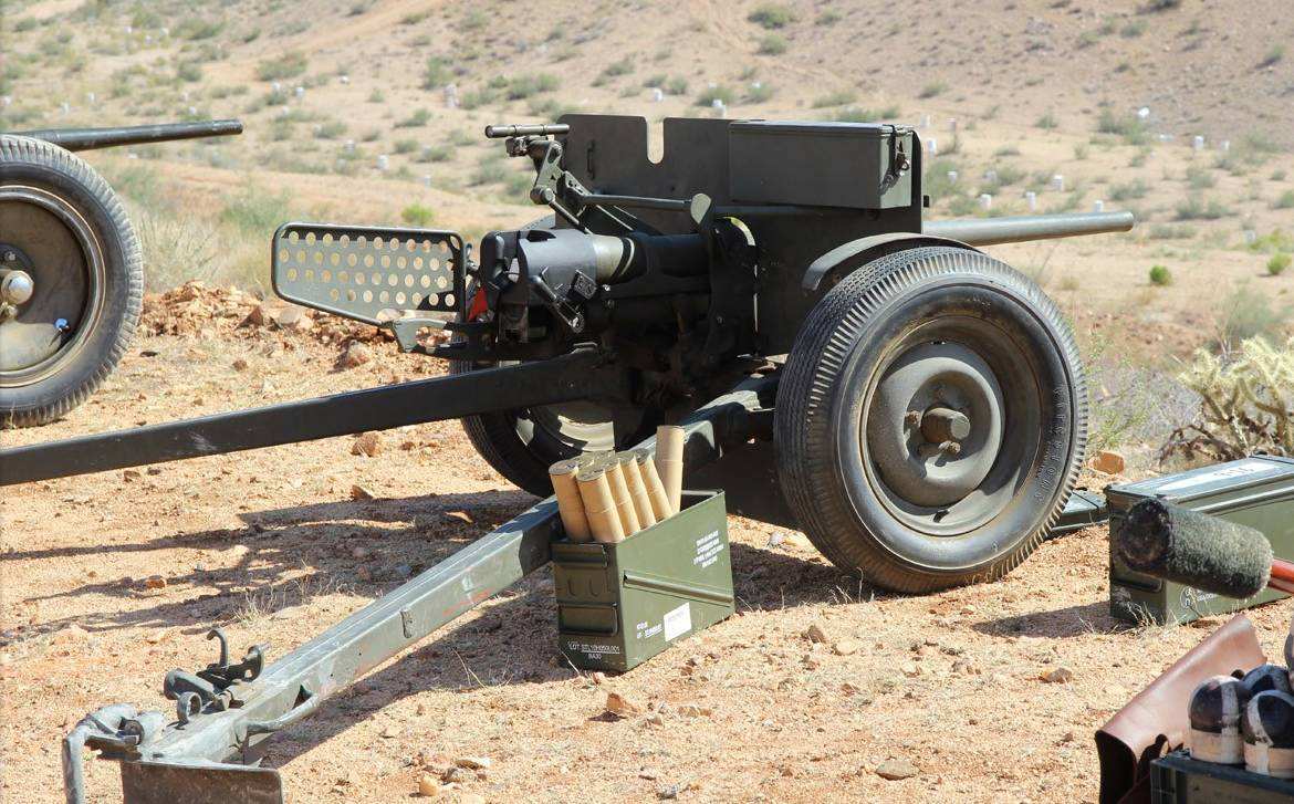 美制m2a1式105毫米榴弹炮:美军淘汰的老兵,志愿军手中的利器