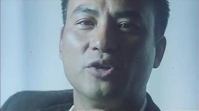 连"崩牙驹"这种黑帮人物都成了政协委员?美方一些人真是睁着眼说瞎话