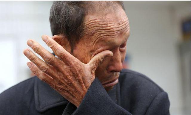 3位70岁老人流泪诉说:我快熬不下去了,他们的现状真是太心酸