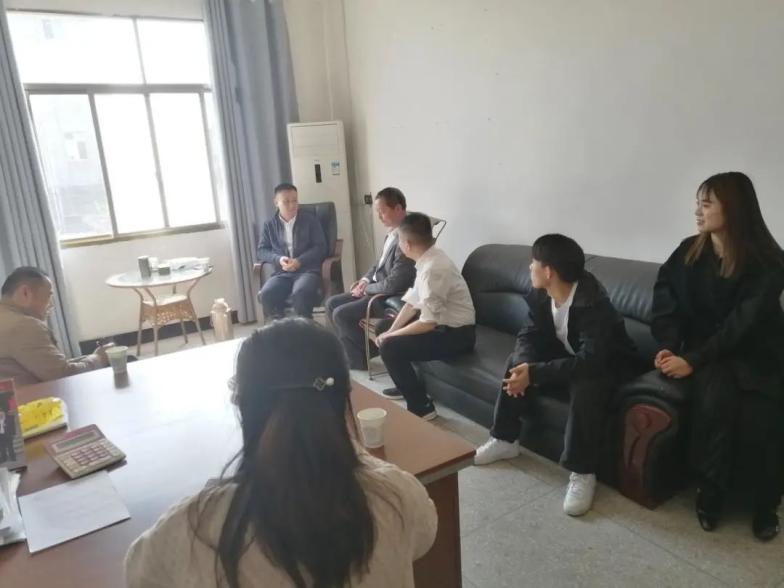 奉新县委常委,组织部长邹瑜深入上富镇调研乡村振兴工作