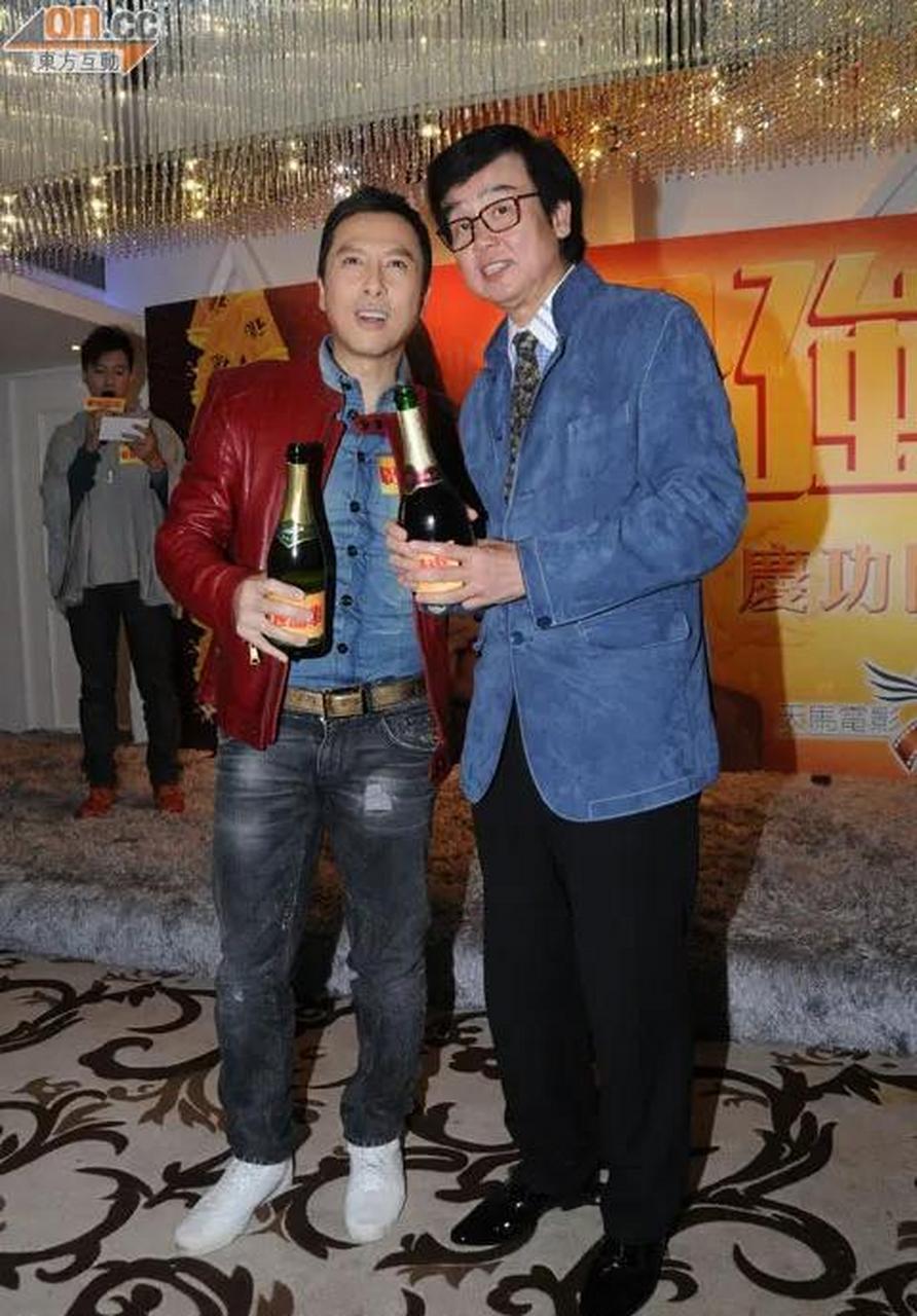 当年,在拍摄《叶问4》的时候,黄百鸣再次找到甄子丹出演叶问,然而