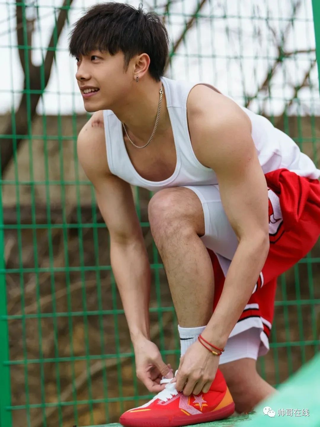复旦超帅腹肌篮球体育小哥,医学生的颜值都这么高吗?