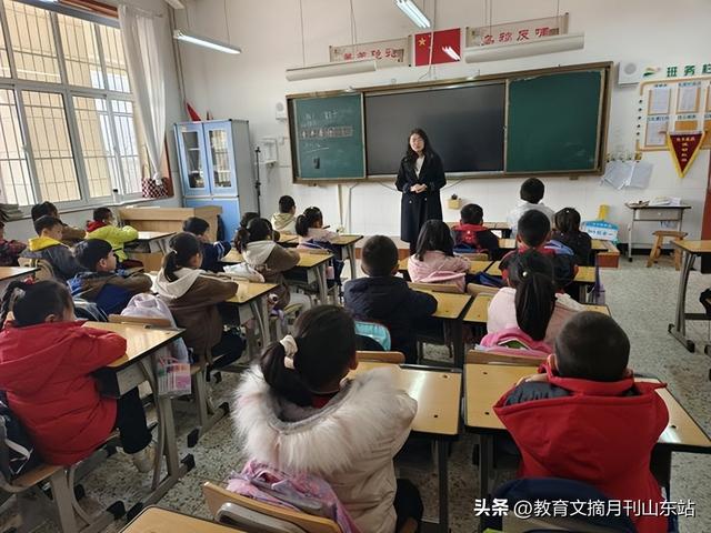 烟台芝罘区鼎城小学开展地震逃生安全演练