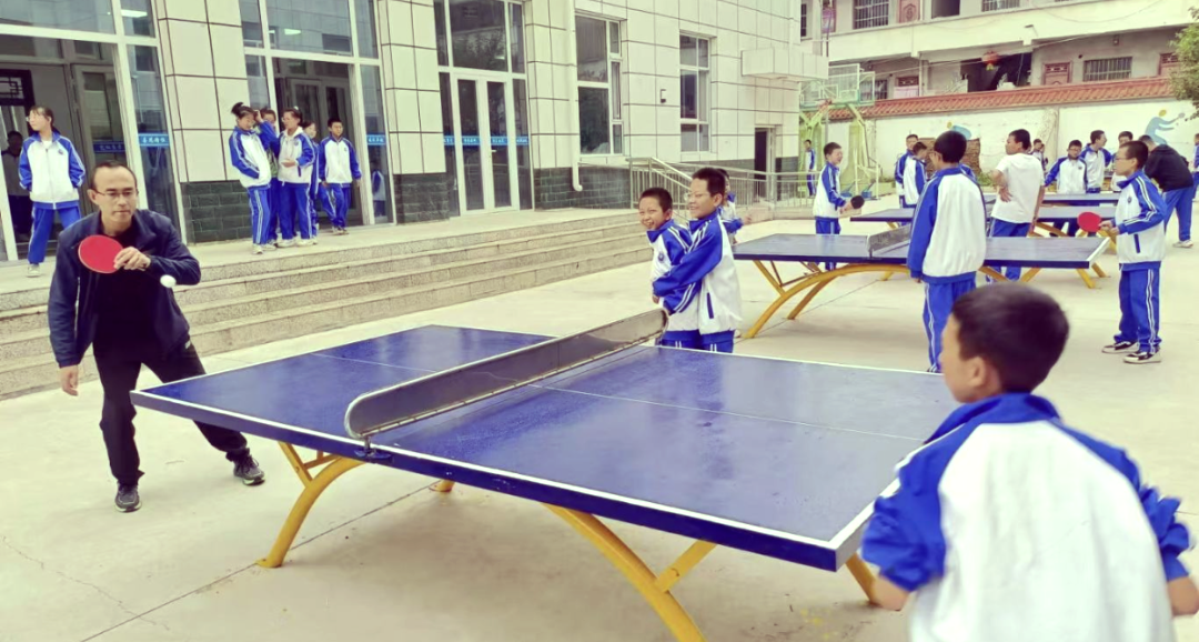 庄浪三中优秀教师苏占军的教育情怀与成就