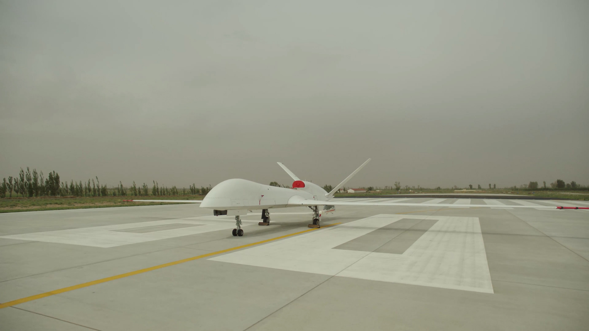 全球连线|堪比科幻大片!wj700无人机首次真机亮相珠海航展