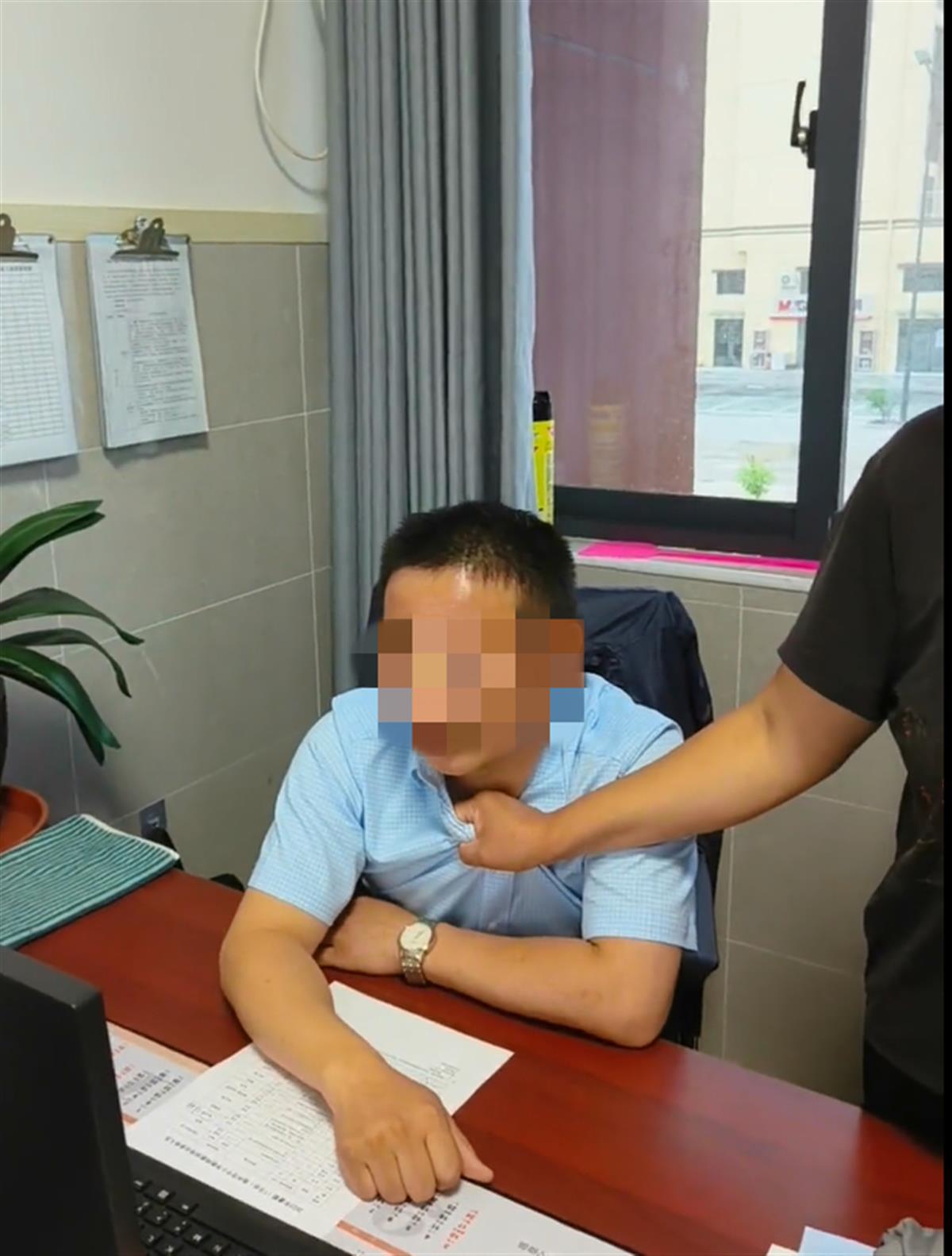 愤怒小鸟里约19关_官方称学生被关教室8天未上课不实_愤怒小鸟ol关服了吗