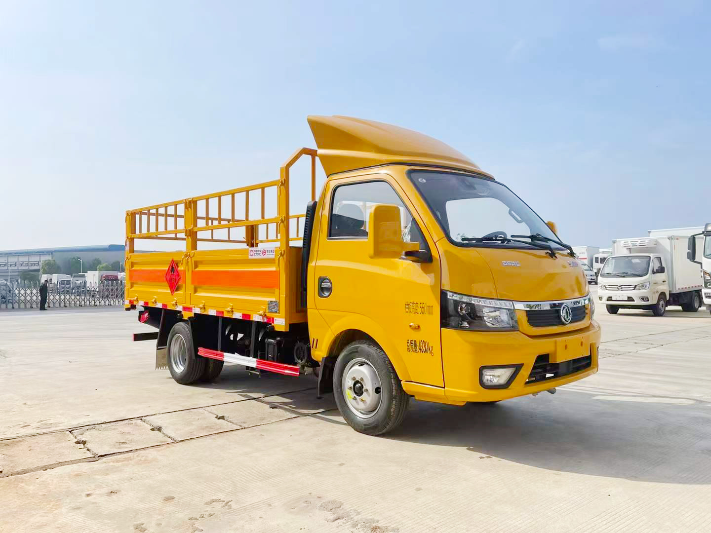 东风途逸小型气瓶运输车 国六蓝牌危险品车 煤气罐配送车