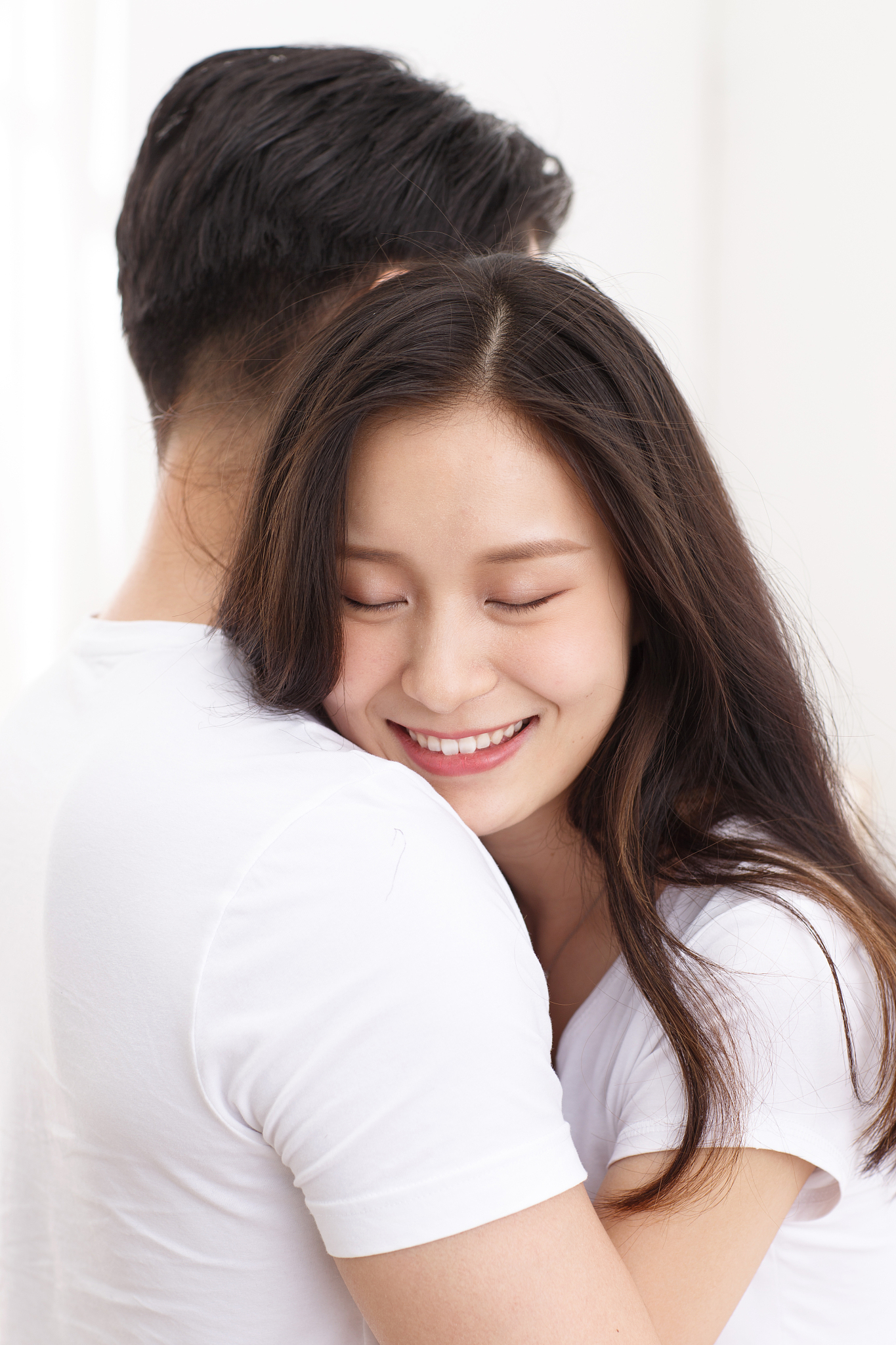 故事:妻子给丈夫一个惊喜,不料丈夫大怒,妻子懊恼:早知不穿了