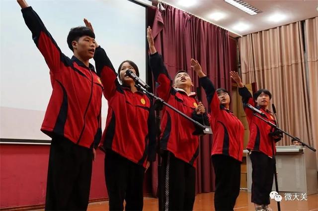 大关一中举行"筑梦青春 家国情怀"经典诵读比赛