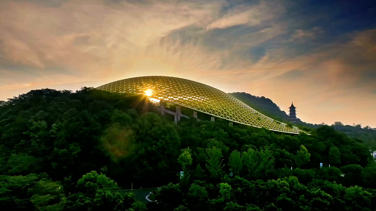 紫牛拍咖|日出东方,牛首山佛顶宫绽放金光