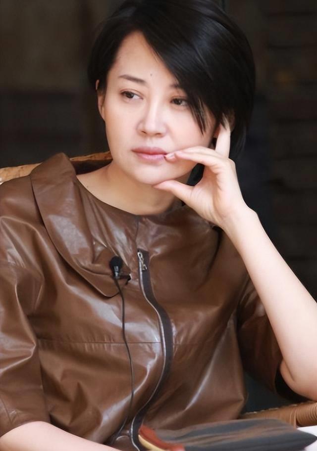 网络上突然传出不少许晴与华晨宇恋情的消息