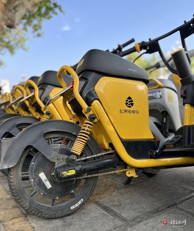 曲靖共享电单车需求量大增 松果出行全天候安排"守车人"保供给