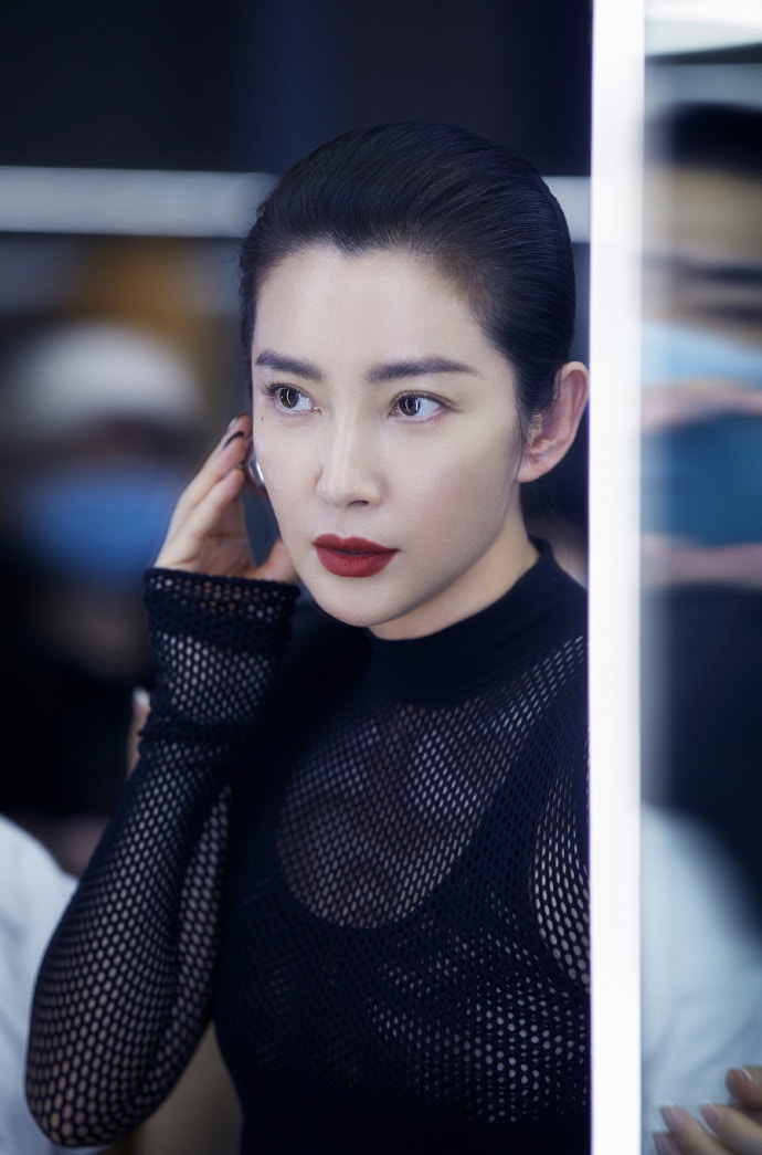 李冰冰16年差姐弟恋分手,情伤后决不婚不生子:婚姻不是唯一幸福