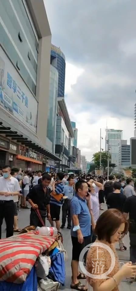 华强北赛格大厦地震图片