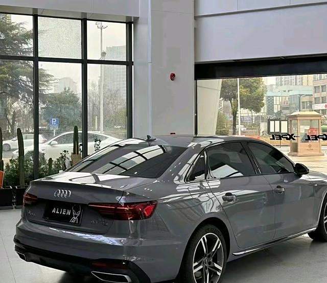 水泥灰涂装真帅气!奥迪a4终端降幅"大揭秘"