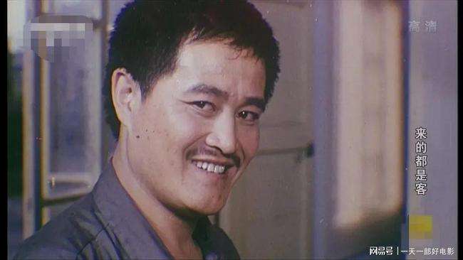 赵本山三十年前讽刺官员铺张下属谄媚社会风气的电影多少人看过呢