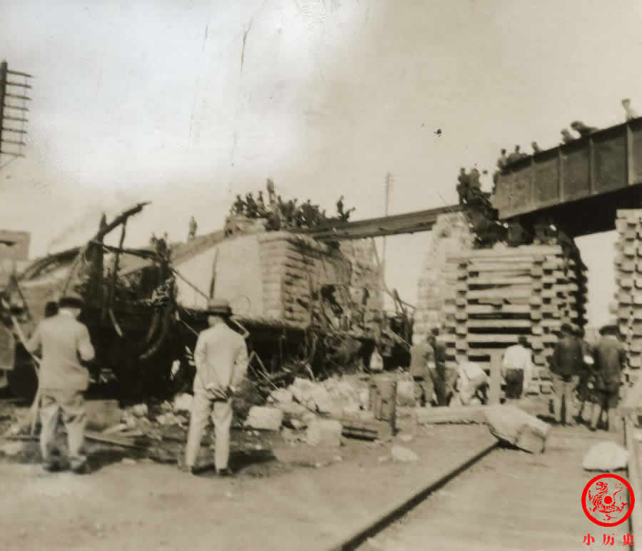 "皇姑屯事件"现场老照片:火车被炸面目全非,张作霖风光大葬