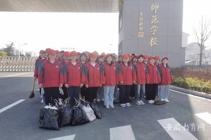 霍邱师范学校多形式开展"学雷锋树新风"活动