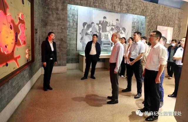 原湖北省军区少将副政委李尚林一行来黄麻纪念园参观调研