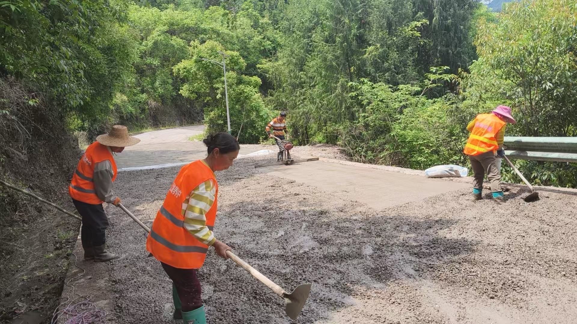 贵州镇远：道路提质守初心 畅通乡村助振兴 - 图2