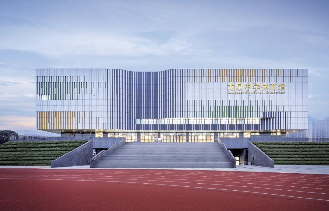 大运作品 | 龙泉中学体育馆:在开放的"校内建筑琴谱"中,与社区共享