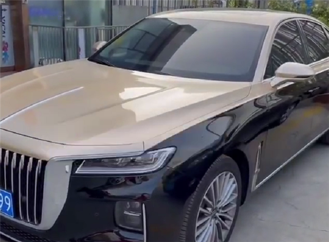 "京a"牌红旗h9见过吗?全车香槟金双拼,车牌还是四连号4个9