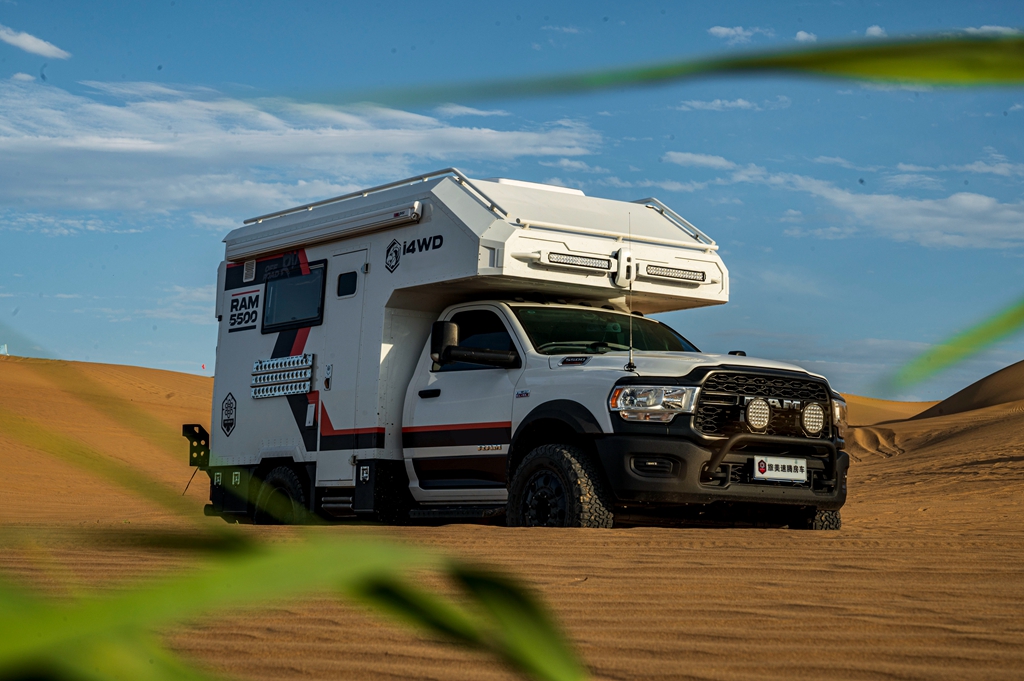 旅美灵域5500s四驱越野房车高端越野旅行缔造者!