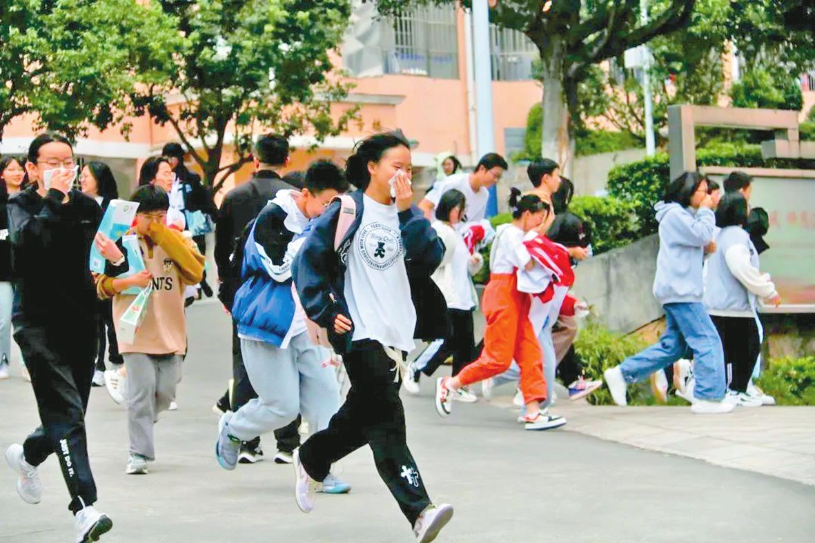 玉溪师院附中开展应急疏散演练