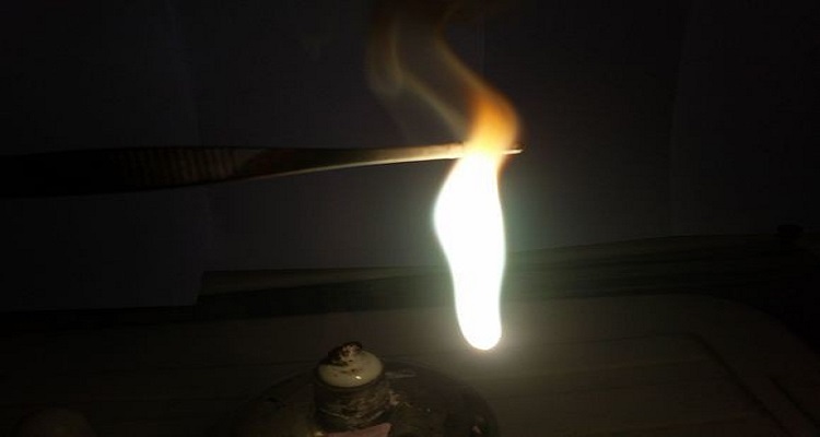 镁在氧气中燃烧图片
