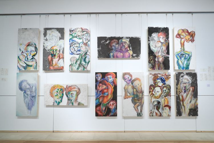 当古典主义遇上超现实题材,15岁深圳女孩画展引关注