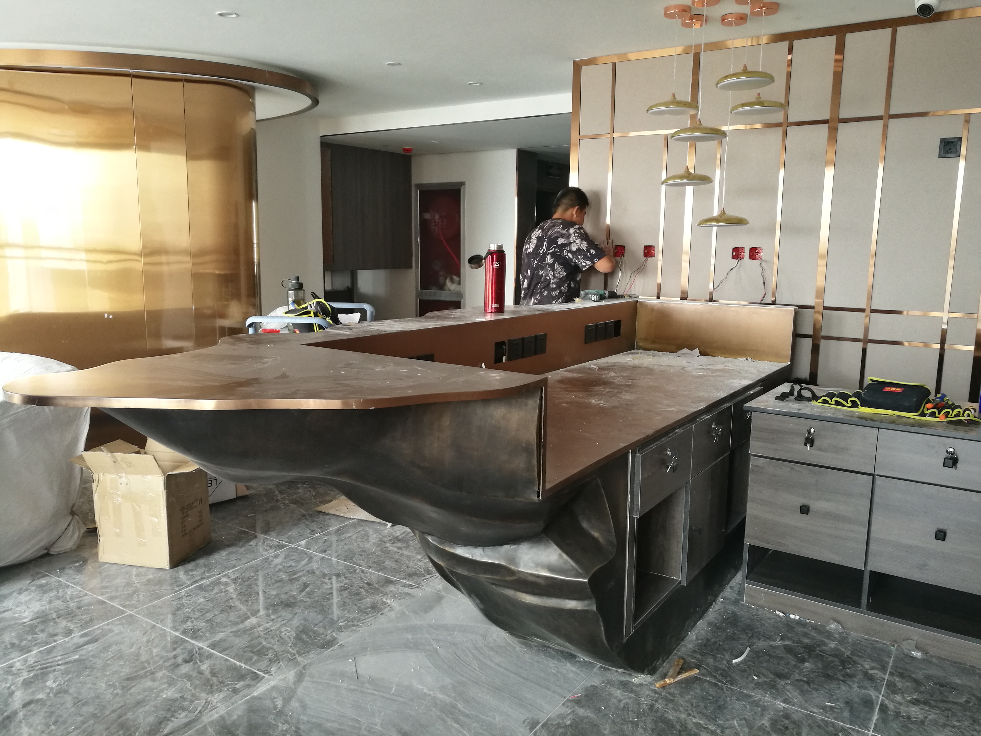 锻铜吧台,酒店大堂古铜异形接待台新颖前卫