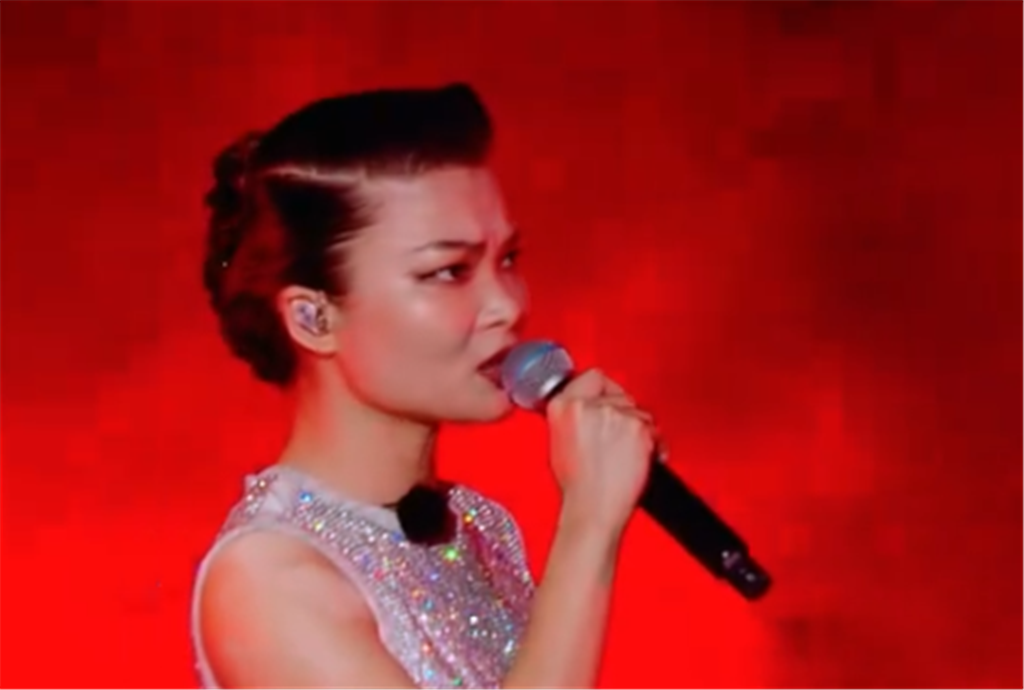 《乐队的夏天2》开启合作舞台,miumiu让张亚东忘记重塑