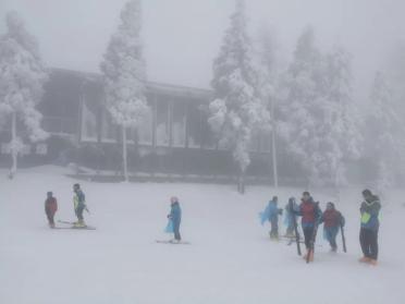 冰雪運動火了!奉化商量崗滑雪場日進數千人