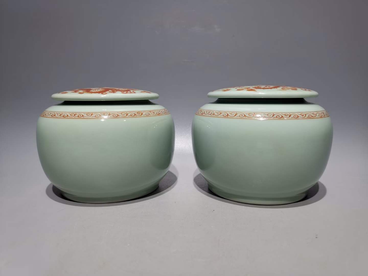 豆青釉矾红双龙戏珠围棋罐-大清乾隆年制「旧藏」