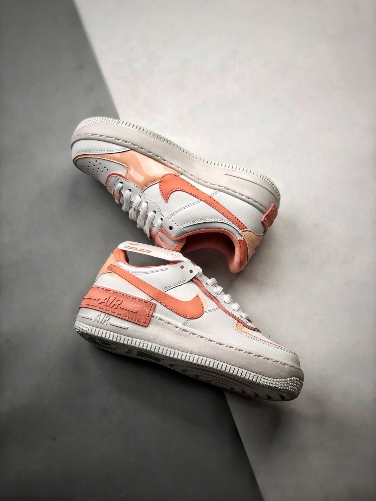 粉粉甜甜的耐克空军一号af1樱花粉开箱测评,网友:超适合小仙女