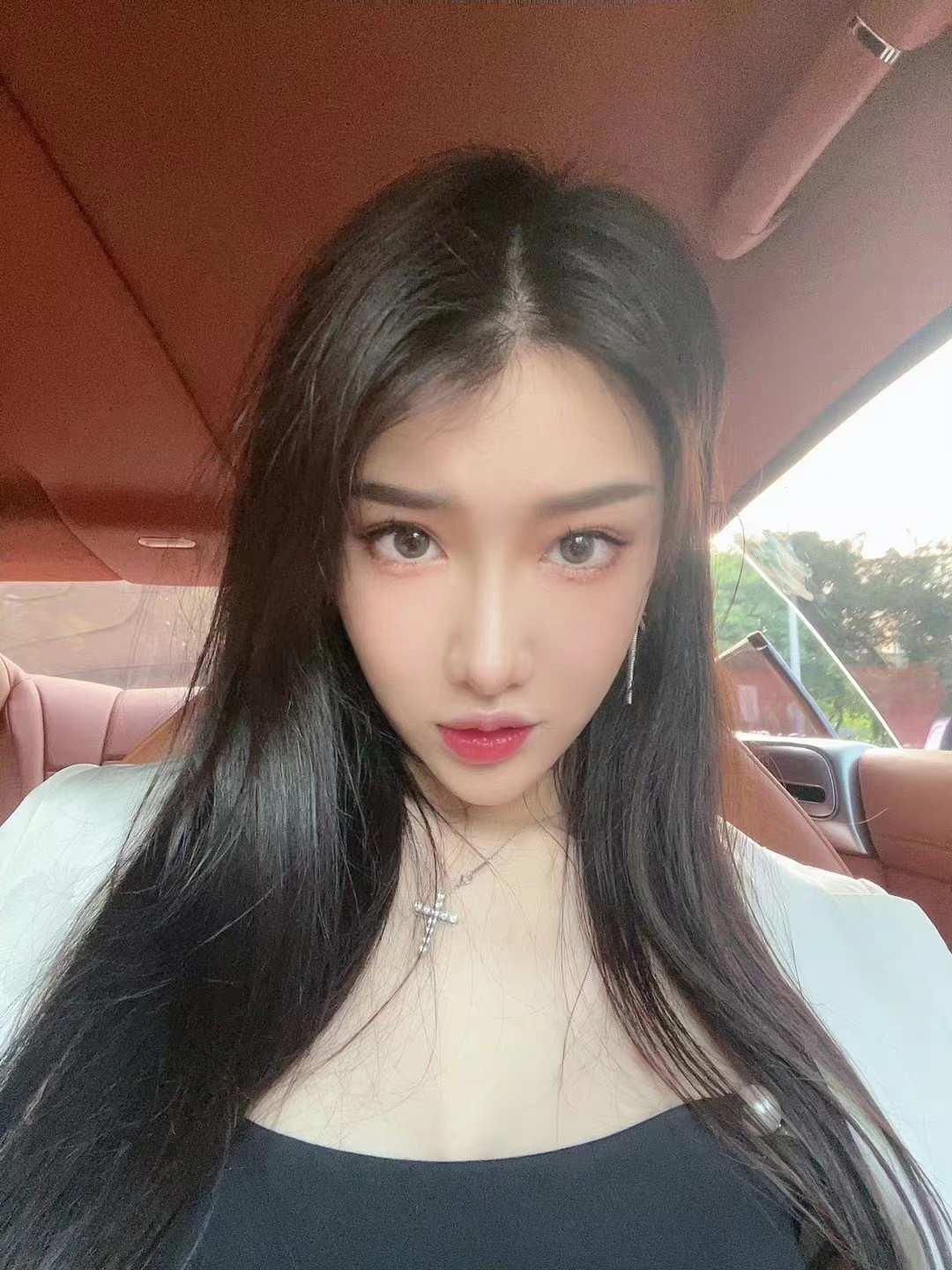 郭艾伦前女友事业成功!沈阳买豪宅久居深圳,身材颜值俱佳却恐婚